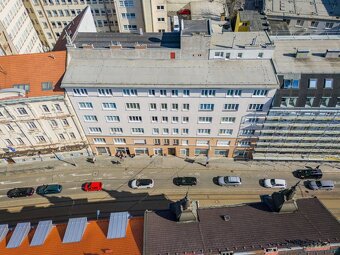 NA PREDAJ veľkometrážny 2iz.byt s dušou Starého mesta pri Dv - 16