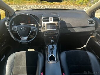 Toyota Avensis Combi 140 kW - 16