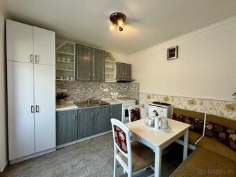 WFG | Na predaj viacgeneračný, zariadený rodinný dom s veľký - 16