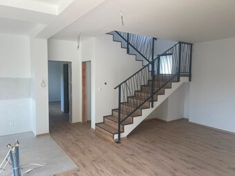 Znížená cena, predaj 5 izb. novostavby,Horný Vadičov,1082m2. - 16