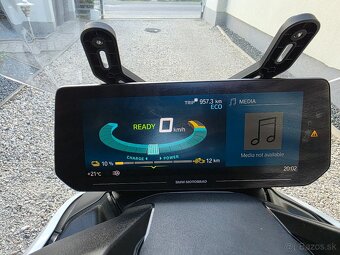 Elektricky skuter BMW CE04  top stav - 16