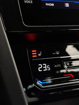 Volkswagen Passat Variant 2.0 TDI Elegance 4Motion DSG - 16