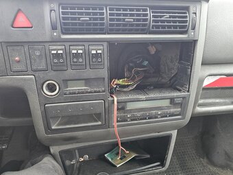 Volkswagen transporter T4 odtahovka - 16