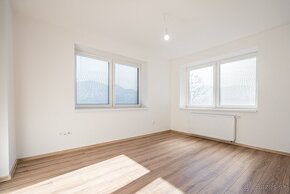 REZERVOVANÉ Dom kráľovských rozmerov. 7i Nová Baňa. - 16
