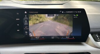 BMW 218d Active Tourer 110kW/150PS AUTOMAT, LED,NAVI,ŤAŽNÉ - 16