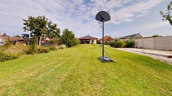 Na predaj priestranný rodinný dom v Slovenskej Novej Vsi - 16