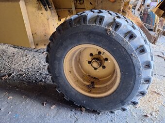 NEW HOLLAND TX66 - 16