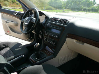 Škoda Octavia Combi 2.0 TDI CR DPF Elegance - 16