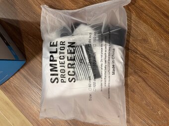 Nový HP Projector CC200 s diaľkovým ovládačom plus plátno - 16