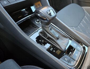 Škoda Karoq 4x4 Sportline 2.0TDi 110kW PANO Webasto NAVI výh - 16