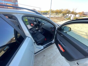 Predám Volvo V50 1,6 drive e 81kW r 2011 - 16