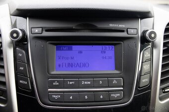 Hyundai i30 1.6 CRDi DOHC 16V Comfort - 16