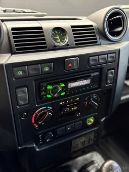 LAND ROVER DEFENDER, 4X4, 2012 - 16