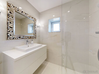 LUXUSNÝ DVOJPODLAŽNÝ RODINNÝ DOM V MODRANKE - 16