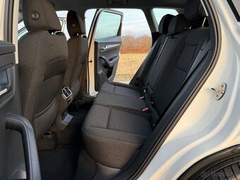 Škoda Karoq benzín Virtual cocpit - 16