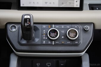 Land Rover Defender - 16