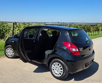 Hyundai i20 1.25 16V 57KW/77koní R.V.03/2012 - 16