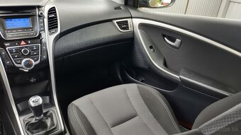 HYUNDAI i30 Len 99000 km 1,6GRDI - 16