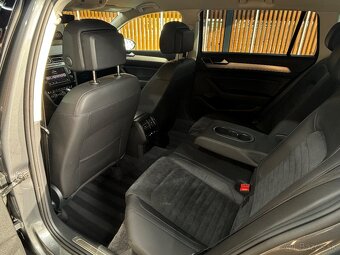 Volkswagen Passat Variant 2.0 TDI Highline DSG - 16