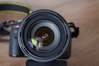 Nikon D5200 s VR objektivom 18 - 105 AF-S - 9 tisiic zaberov - 16