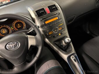 Toyota Auris 1.6 benzín 91kw - 16