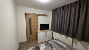 Prenajmem prerobený, zariadený 3 izbový byt vo Zvolene - 16