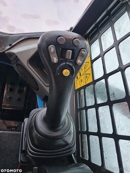 Pásový nakladač Bobcat T770 s nosnosťou 2,5 tony. Americký v - 16