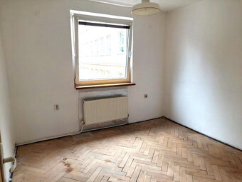 PREDAJ 3 - IZBOVÝ TEHLOVÝ BYT BLÍZKE CENTRUM MESTA - 16
