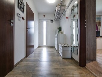 NOMA | HVIEZDOSLAVOV- OBLÁ ul.- Šikovný 4-izbový RODINNÝ dom - 16