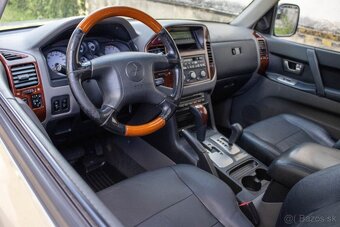 MITSUBISHI PAJERO 3.2 DI-D 118kW A/T 2005 - 16