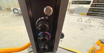 Prodám JCB 4CX PRO - 16