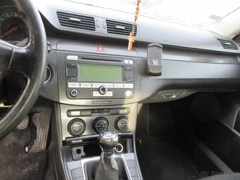 VW Passat - 16