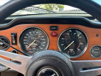 Triumph TR6 z roku 1974 - 16