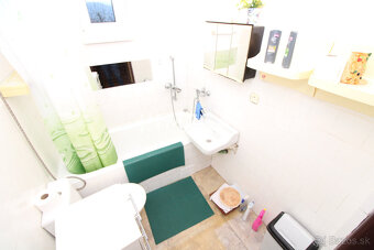 NA PREDAJ RODINNÝ DOM S PANORAMATICKÝM VÝHĽADOM NA HUMENNÉ - 16