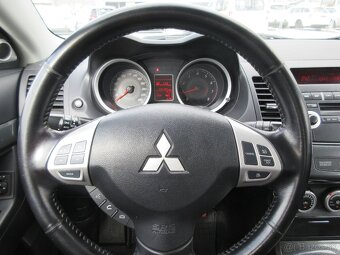 itsubishi Lancer Sportback 1.8 MIVEC - 16