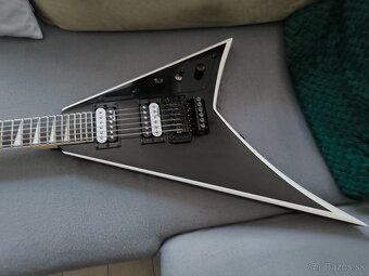 V rezervácii Jackson Randy Rhoads 32 blk - 16