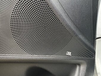 Kia XCeed 1.4 T-GDi Platinum A/T - 16