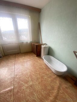 Rodinný dom s jedinečnou atmosférou pod lesom-Nitrica - 16