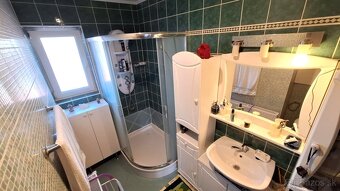 EXKLUZÍVNY PREDAJ-Kompletne prerobený 5 izb.RD, Komárno časť - 16