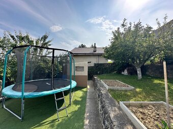 Krásna a upravená Záhradka Holíč - 16