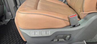Hyundai Staria 2.2 CRDi 8DCT 4x4 Luxury - 16