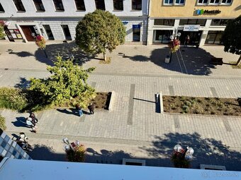 CENTRUM - veľký tehlový 3i byt, 85m2, loggia, garáž - 16