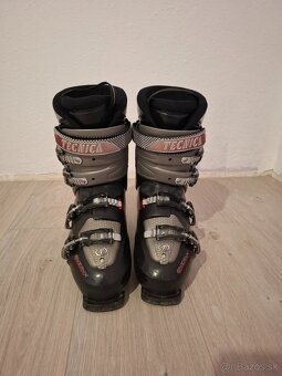 Lyže Blizzard a lyžiarky – pre tých, čo sa neboja zjazdovky - 16