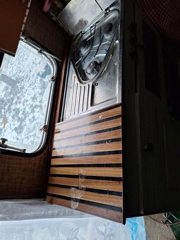 Predám starší obytný prives - 16