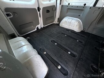 Renault Trafic 2.0dCi/84kW KLIMA 6.Míst r.v. 2009 - 16