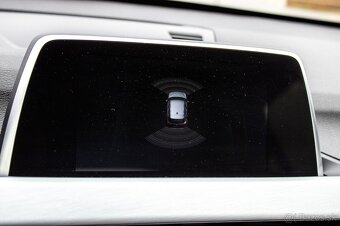 BMW X1 sDrive 18d (2017) - 16