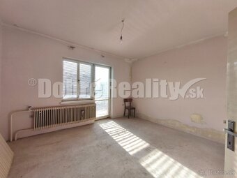 Priestranný ,slnečný rodinný dom v pôvodnom stave , vhodný n - 16