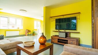 ⌂ZNÍŽENÁ CENA Predaj // 4-izbový rodinný dom 301 m² //VRÚTOC - 16