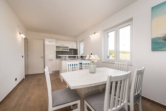 3-izbový zariadený apartmán v 1.rade od mora / Chorvátsko - 16