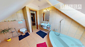 BÁNOVÁ - 6 IZBOVÝ RODINNÝ DOM - 2 BYTOVÉ JEDNOTKY - 16